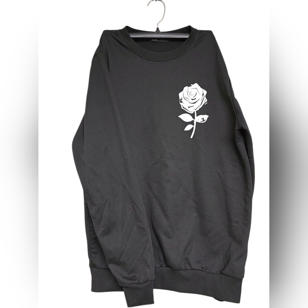 🔴ROMWE Black Sweater with White Rose Design